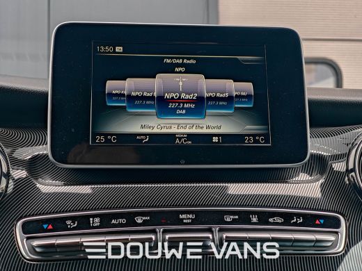 Mercedes-Benz V-Klasse V220 L2 Edition Trekhaak LED Enkel Cabine 2x Schuifdeur Trekhaak Dubbel Cabine mogelijk. ActivLease financial lease