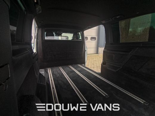 Mercedes-Benz V-Klasse V220 L2 Edition Trekhaak LED Enkel Cabine 2x Schuifdeur Trekhaak Dubbel Cabine mogelijk. ActivLease financial lease