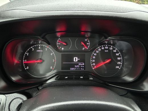 Opel Combo 1.5D 102 PK / L2H1 / 1e EIG. / 85.411 KM !! / SORTIMO INRICHTING / AIRCO / CRUISE / NAVI / APPLE ... ActivLease financial lease