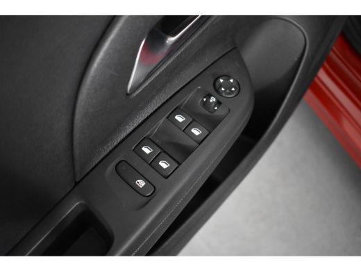 Opel Corsa-e Elegance 50 kWh | Camera | Climate Control | 17" Velgen | LED | Keyless | Cruise Control | Parkee... ActivLease financial lease