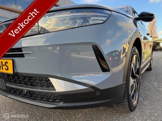 Opel Grandland 1.2 Turbo Hybrid Edition Trekhaak, Velgen , Navigatie - Camera achter , Parkeerhulp voor & Achter... ActivLease financial lease