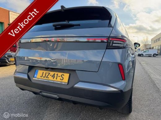 Opel Grandland 1.2 Turbo Hybrid Edition Trekhaak, Velgen , Navigatie - Camera achter , Parkeerhulp voor & Achter... ActivLease financial lease