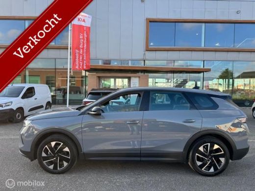 Opel Grandland 1.2 Turbo Hybrid Edition Trekhaak, Velgen , Navigatie - Camera achter , Parkeerhulp voor & Achter... ActivLease financial lease