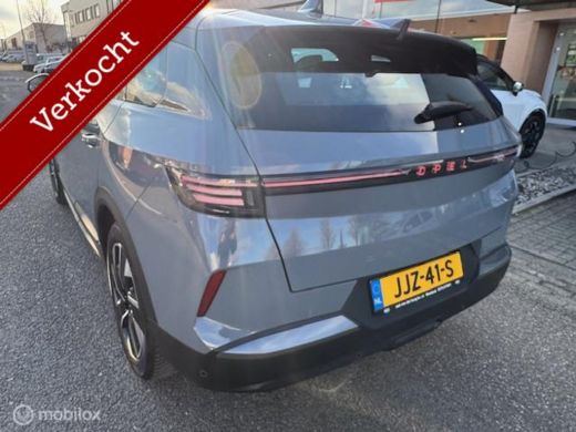 Opel Grandland 1.2 Turbo Hybrid Edition Trekhaak, Velgen , Navigatie - Camera achter , Parkeerhulp voor & Achter... ActivLease financial lease