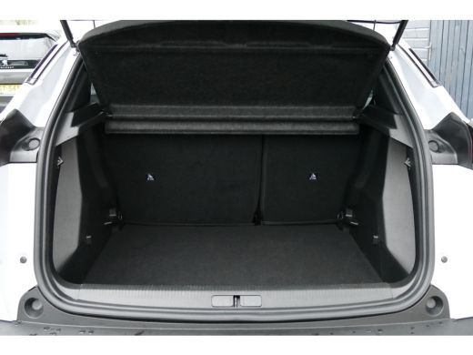 Peugeot 2008 1.2 HYRBRID 136PK ALLURE AUTOMAAT / NAVI / CLIMA / LED / PDC / 17"LMV / BLUETOOTH / CRUISECONTROL... ActivLease financial lease