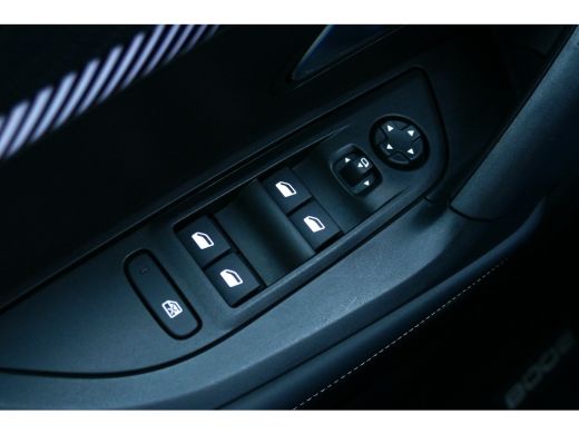 Peugeot 2008 1.2 HYRBRID 136PK ALLURE AUTOMAAT / NAVI / CLIMA / LED / PDC / 17"LMV / BLUETOOTH / CRUISECONTROL... ActivLease financial lease