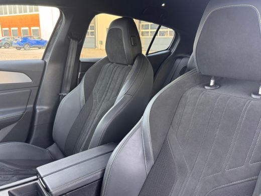 Peugeot 408 1.2 Hybrid 136PK e-DCS6 GT Automaat | Alcantara Bekleding | Camera | Keyless entry + Start | Adap... ActivLease financial lease