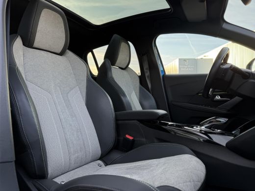 Peugeot e-208 EV GT 350 50 kWh | Panorama | Camera | Stoelverwarming | ActivLease financial lease