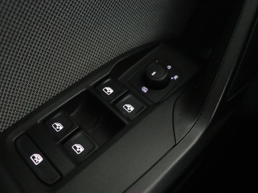 Seat Leon 1.0 TSI Style Intens | Camera | Carplay | Adaptive cruise | Navigatie | DAB | Full LED | Park Ass... ActivLease financial lease