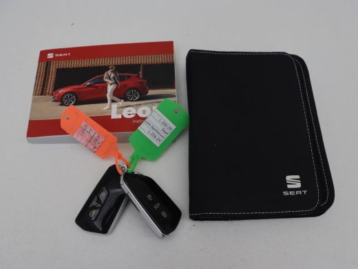 Seat Leon 1.0 TSI Style Intens | Camera | Carplay | Adaptive cruise | Navigatie | DAB | Full LED | Park Ass... ActivLease financial lease