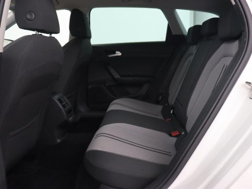 Seat Leon 1.0 TSI Style Intens | Camera | Carplay | Adaptive cruise | Navigatie | DAB | Full LED | Park Ass... ActivLease financial lease