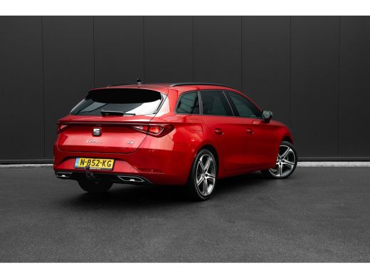 Seat Leon Sportstourer 1.5 eTSI FR Business Intense | Trekhaak | Carplay | Adapt. Cruise | Dodehoekdetectie... ActivLease financial lease