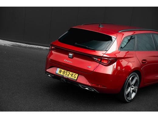 Seat Leon Sportstourer 1.5 eTSI FR Business Intense | Trekhaak | Carplay | Adapt. Cruise | Dodehoekdetectie... ActivLease financial lease