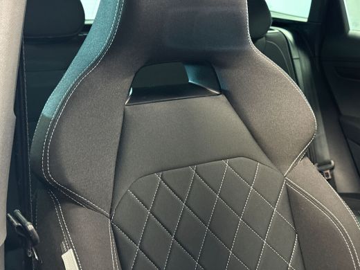 Skoda Karoq 1.5 150pk TSI ACT Sportline Business Panoramadak | Verwarmbare stoelen voor | Verwarmbare voorruit ActivLease financial lease