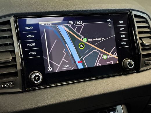 Skoda Karoq 1.5 150pk TSI ACT Sportline Business Panoramadak | Verwarmbare stoelen voor | Verwarmbare voorruit ActivLease financial lease