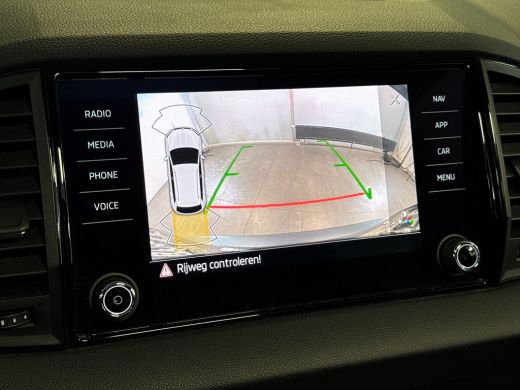 Skoda Karoq 1.5 150pk TSI ACT Sportline Business Panoramadak | Verwarmbare stoelen voor | Verwarmbare voorruit ActivLease financial lease