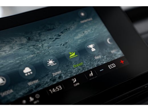 Skoda Octavia Combi 1.4 TSI iV PHEV Sportline Business | 204 pk | Adapt. Cruise | 19" inch | Camera | Head-up d... ActivLease financial lease