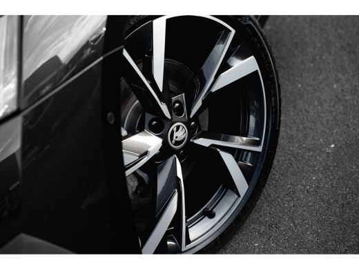 Skoda Octavia Combi 1.4 TSI iV PHEV Sportline Business | 204 pk | Adapt. Cruise | 19" inch | Camera | Head-up d... ActivLease financial lease