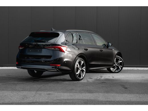 Skoda Octavia Combi 1.4 TSI iV PHEV Sportline Business | 204 pk | Adapt. Cruise | 19" inch | Camera | Head-up d... ActivLease financial lease