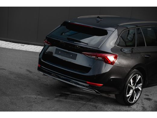 Skoda Octavia Combi 1.4 TSI iV PHEV Sportline Business | 204 pk | Adapt. Cruise | 19" inch | Camera | Head-up d... ActivLease financial lease