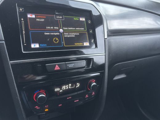 Suzuki Vitara 1.4 S | Adaptive Cruise | Stoelverwarming | Key Less | Parkeer Camera ActivLease financial lease