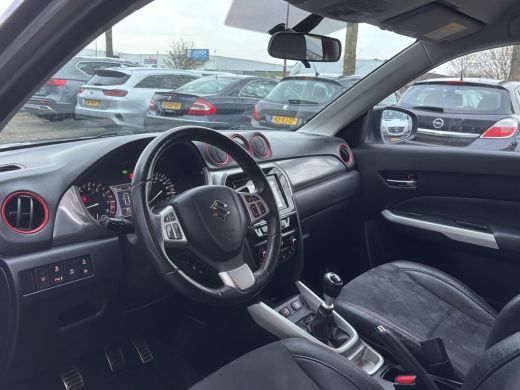 Suzuki Vitara 1.4 S | Adaptive Cruise | Stoelverwarming | Key Less | Parkeer Camera ActivLease financial lease