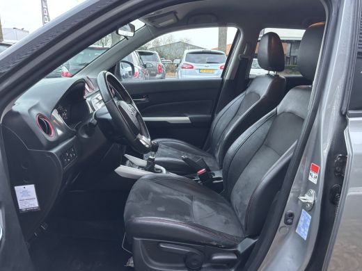 Suzuki Vitara 1.4 S | Adaptive Cruise | Stoelverwarming | Key Less | Parkeer Camera ActivLease financial lease