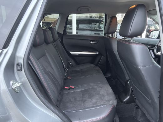 Suzuki Vitara 1.4 S | Adaptive Cruise | Stoelverwarming | Key Less | Parkeer Camera ActivLease financial lease