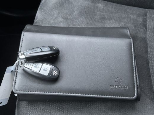 Suzuki Vitara 1.4 S | Adaptive Cruise | Stoelverwarming | Key Less | Parkeer Camera ActivLease financial lease