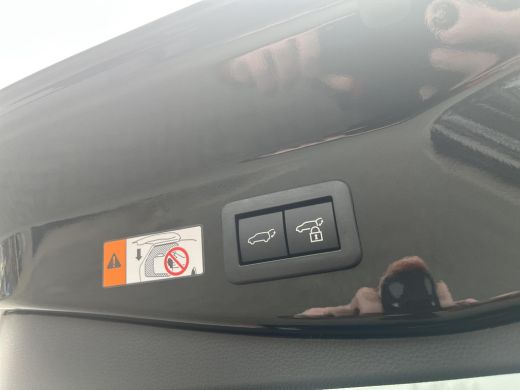 Toyota C-HR 2.0 Plug-in Hybrid 220 Black Edition | &euro; 2.000 extra inruilwaarde | ActivLease financial lease