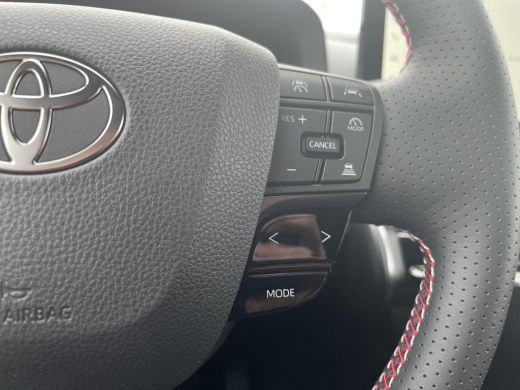 Toyota C-HR 2.0 Plug-in Hybrid 220 Black Edition | &euro; 2.000 extra inruilwaarde | ActivLease financial lease