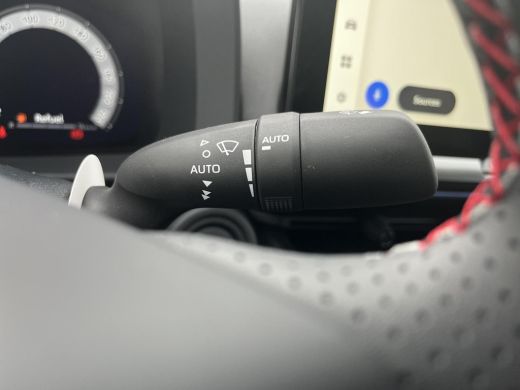 Toyota C-HR 2.0 Plug-in Hybrid 220 Black Edition | &euro; 2.000 extra inruilwaarde | ActivLease financial lease