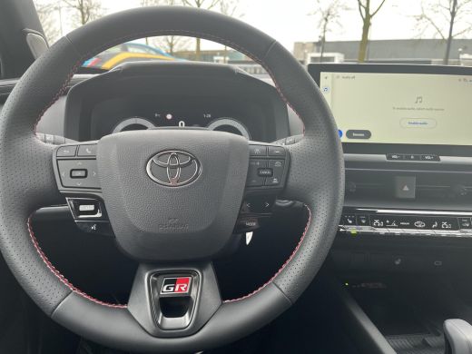 Toyota C-HR 2.0 Plug-in Hybrid 220 Black Edition | &euro; 2.000 extra inruilwaarde | ActivLease financial lease