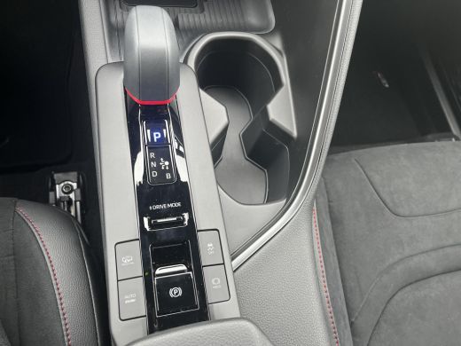 Toyota C-HR 2.0 Plug-in Hybrid 220 Black Edition | &euro; 2.000 extra inruilwaarde | ActivLease financial lease