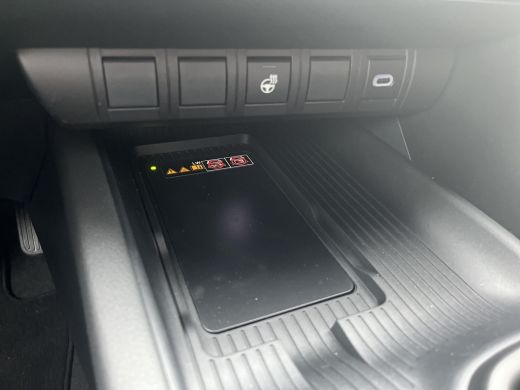 Toyota C-HR 2.0 Plug-in Hybrid 220 Black Edition | &euro; 2.000 extra inruilwaarde | ActivLease financial lease