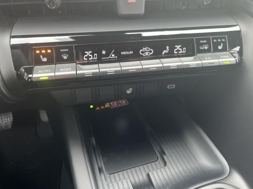 Toyota C-HR 2.0 Plug-in Hybrid 220 Black Edition | &euro; 2.000 extra inruilwaarde | ActivLease financial lease