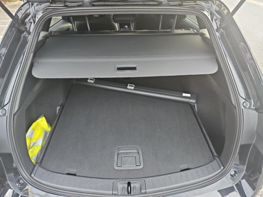 Toyota Corolla Touring Sports Hybrid 140 Dynamic ActivLease financial lease