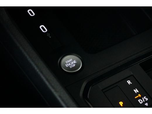 Volkswagen Caddy Life Maxi eHybrid | 7-Persoons | Led Verlichting | 17" Velgen | Digitaal Display | PHEV ActivLease financial lease