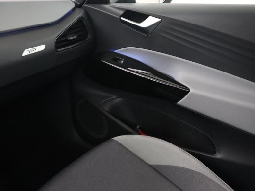 Volkswagen ID.3 First Plus 58 kWh | Trekhaak | Stoel & stuurverwarming | Matrix LED | Camera | Carplay | Sfeerver... ActivLease financial lease