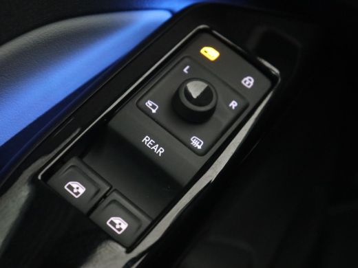 Volkswagen ID.3 First Plus 58 kWh | Trekhaak | Stoel & stuurverwarming | Matrix LED | Camera | Carplay | Sfeerver... ActivLease financial lease