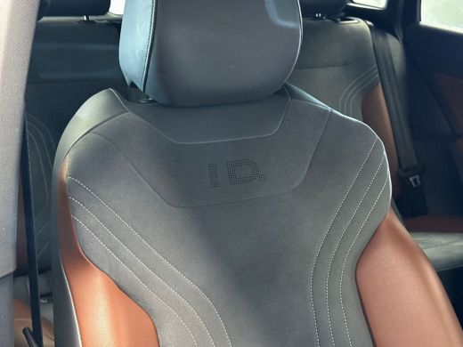 Volkswagen ID.4 First 77 kWh 204pk Parkeersensoren voor & achter | Achteruitrijcamera | Adaptive cruise control ActivLease financial lease