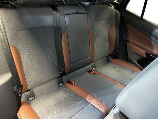 Volkswagen ID.4 First 77 kWh 204pk Parkeersensoren voor & achter | Achteruitrijcamera | Adaptive cruise control ActivLease financial lease