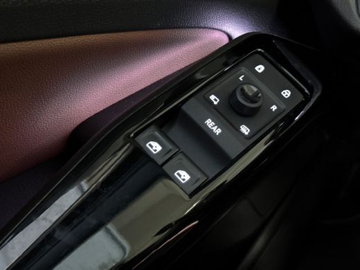 Volkswagen ID.4 First 77 kWh 204pk Parkeersensoren voor & achter | Achteruitrijcamera | Adaptive cruise control ActivLease financial lease