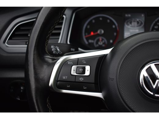 Volkswagen T-Roc 1.5 TSI 150PK DSG R-LINE SPORT/PDC/NAVI ActivLease financial lease