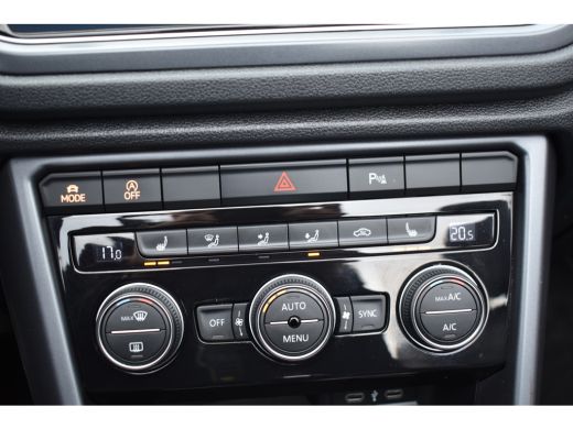 Volkswagen T-Roc 1.5 TSI 150PK DSG R-LINE SPORT/PDC/NAVI ActivLease financial lease