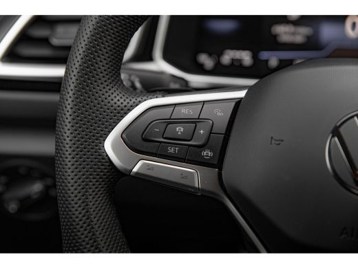 Volkswagen T-Roc 1.5 TSI R-Line Edition DSG | Camera | Navi | Apple Carplay | ActivLease financial lease
