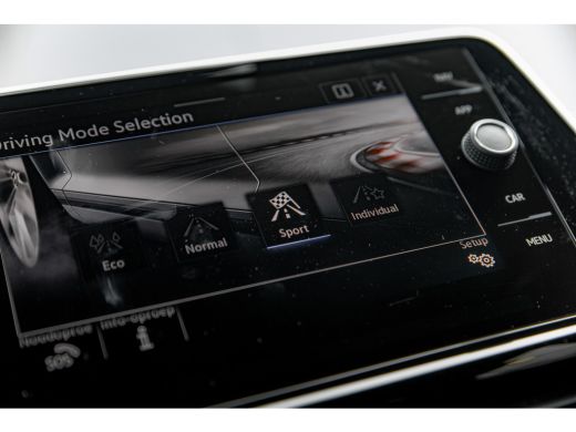 Volkswagen T-Roc 1.5 TSI R-Line Edition DSG | Camera | Navi | Apple Carplay | ActivLease financial lease