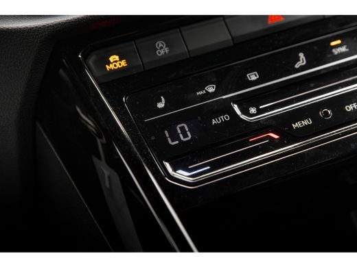 Volkswagen T-Roc 1.5 TSI R-Line Edition DSG | Camera | Navi | Apple Carplay | ActivLease financial lease