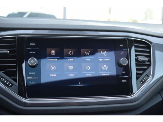 Volkswagen T-Roc 1.5 TSI Sport Business R | Pano | Half Leer | Virtual | Apple CarPlay ActivLease financial lease