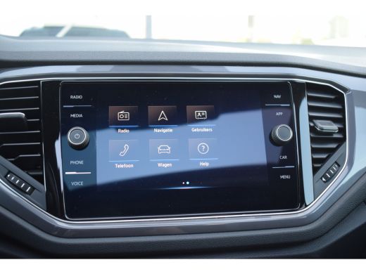 Volkswagen T-Roc 1.5 TSI Sport Business R | Pano | Half Leer | Virtual | Apple CarPlay ActivLease financial lease